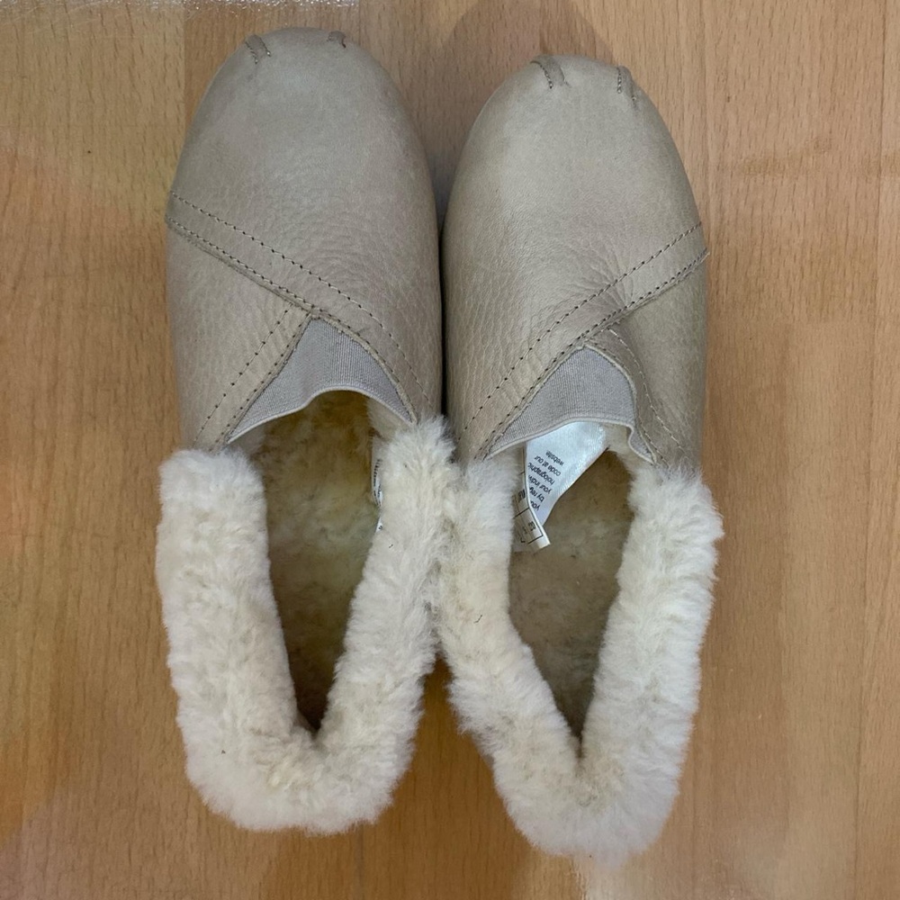 Cozy Tan Shoes Size 5